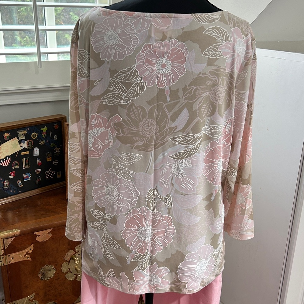 Ruby Rd. Floral Top and Pink Pants Set - Picture 7 of 7